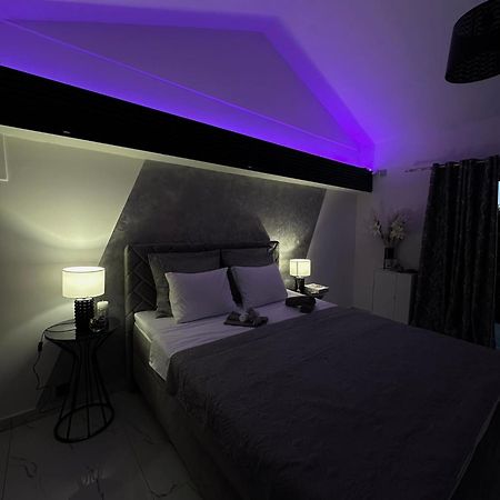Ranc Mujica Apartment บาร์ ภายนอก รูปภาพ