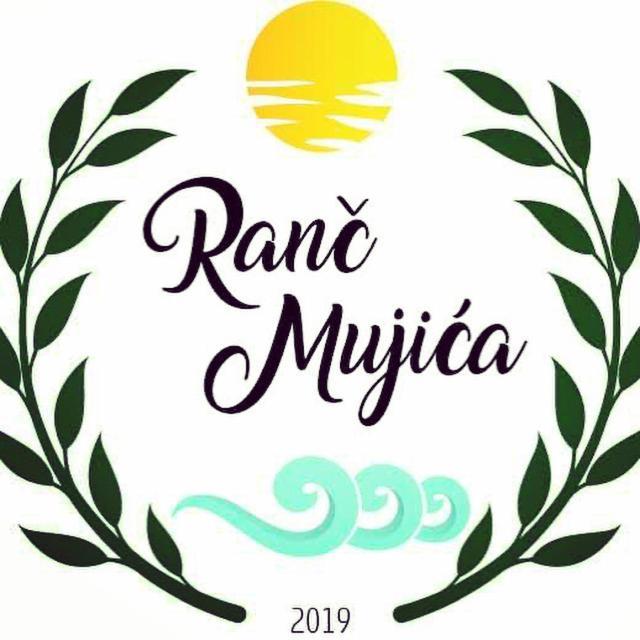 Ranc Mujica Apartment บาร์ ภายนอก รูปภาพ
