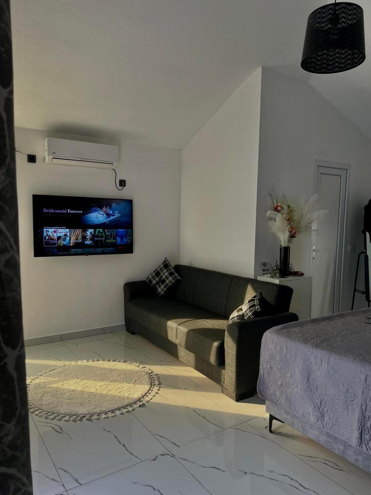 Ranc Mujica Apartment บาร์ ภายนอก รูปภาพ