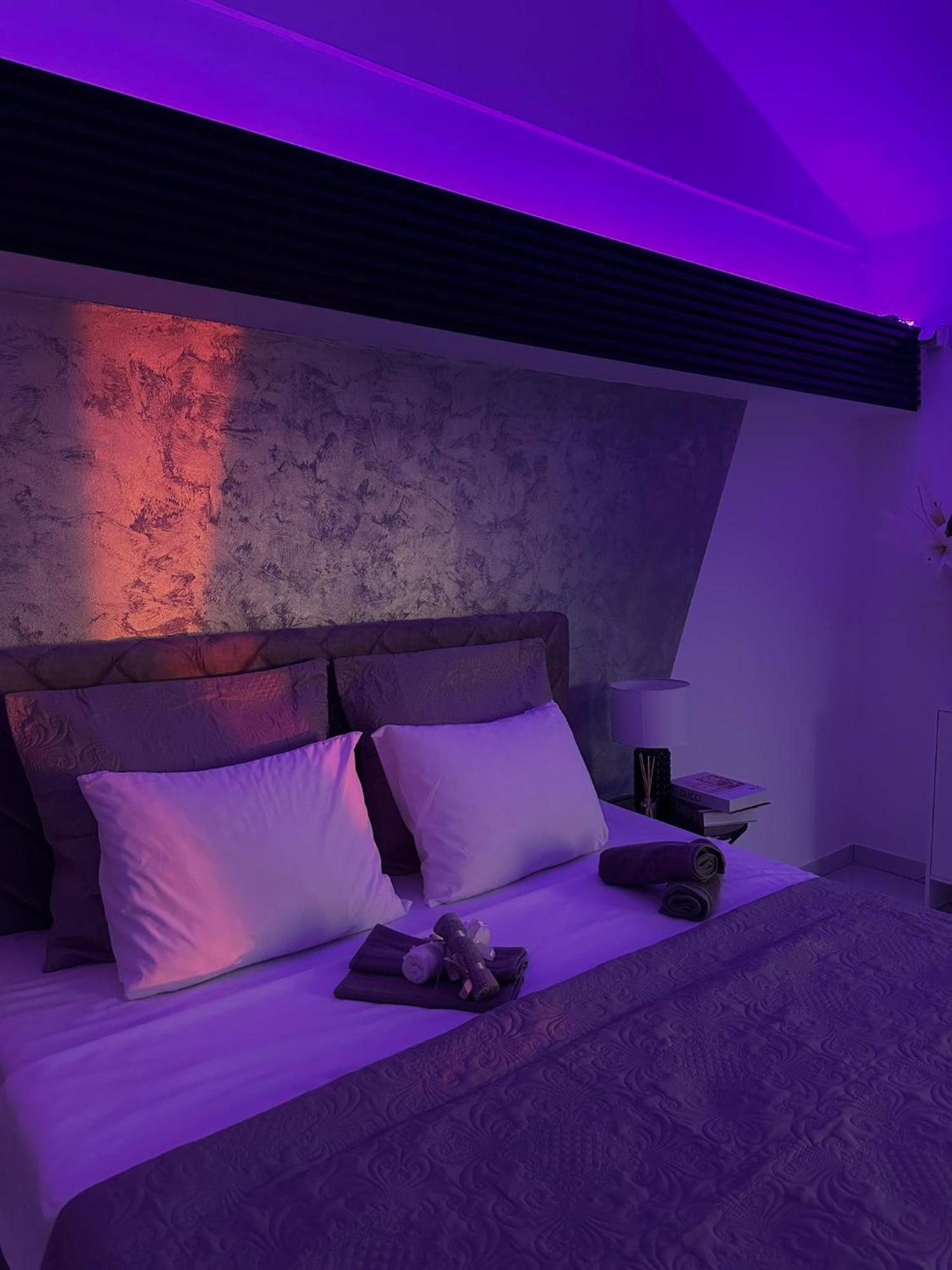 Ranc Mujica Apartment บาร์ ภายนอก รูปภาพ